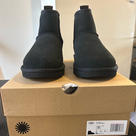 UGG mini classic - Picture 2 of 3